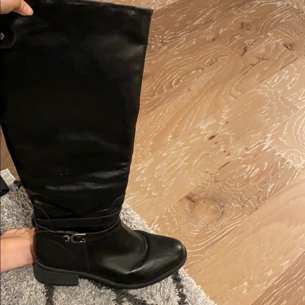 Boots - Picture 3 of 4